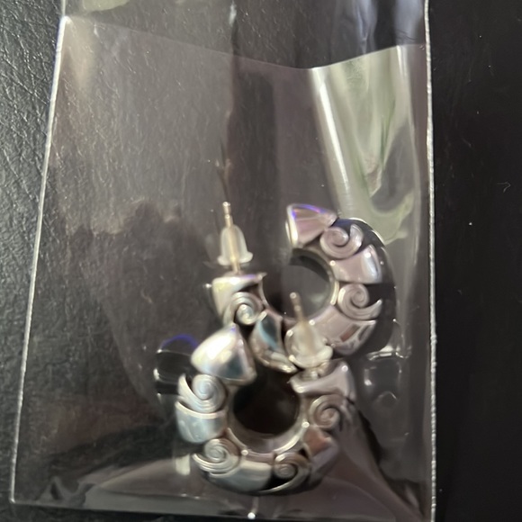 Brighton earrings. - Picture 3 of 3